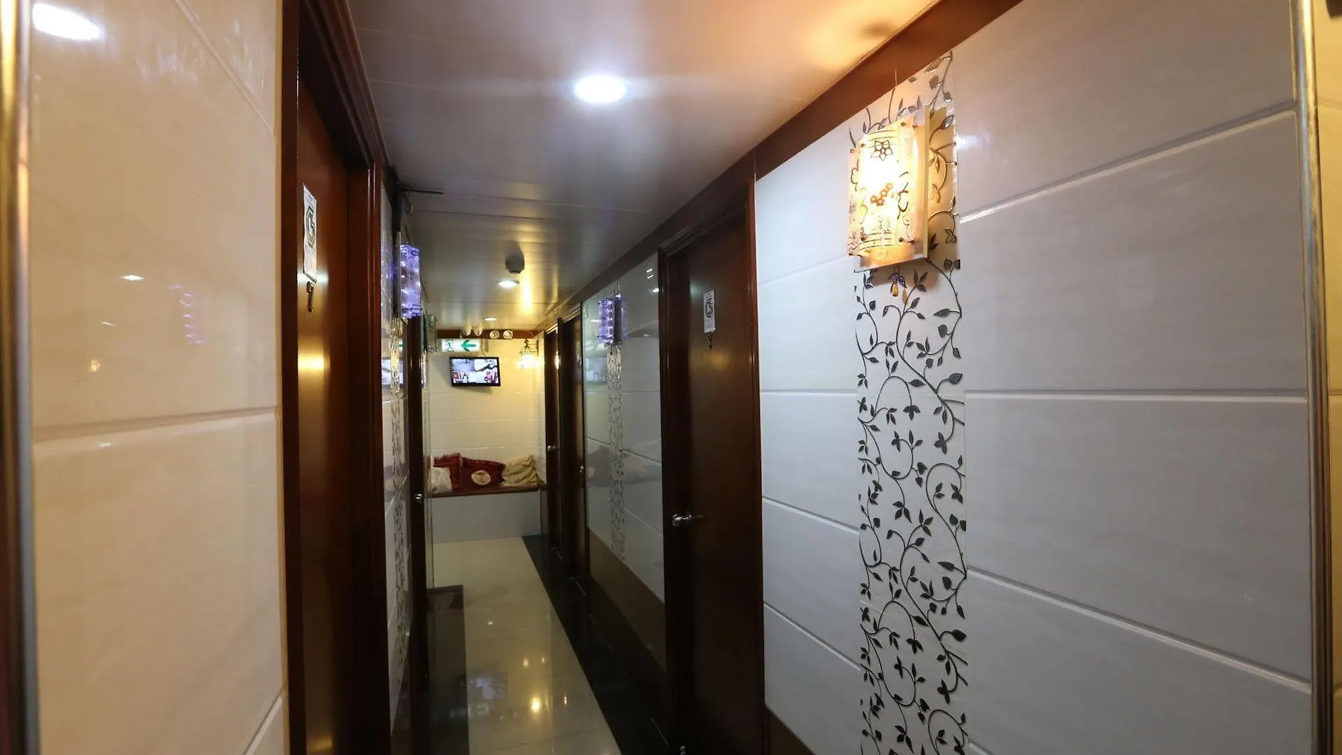 香港 卡迈勒旅行者青年旅馆酒店 0*,