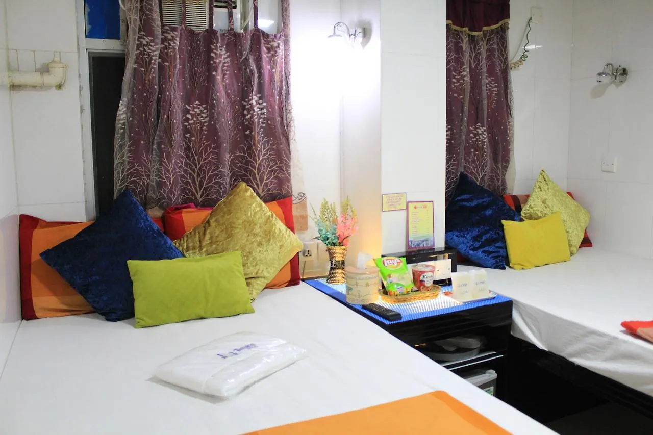 Kamal Traveller Hostel Hong Kong