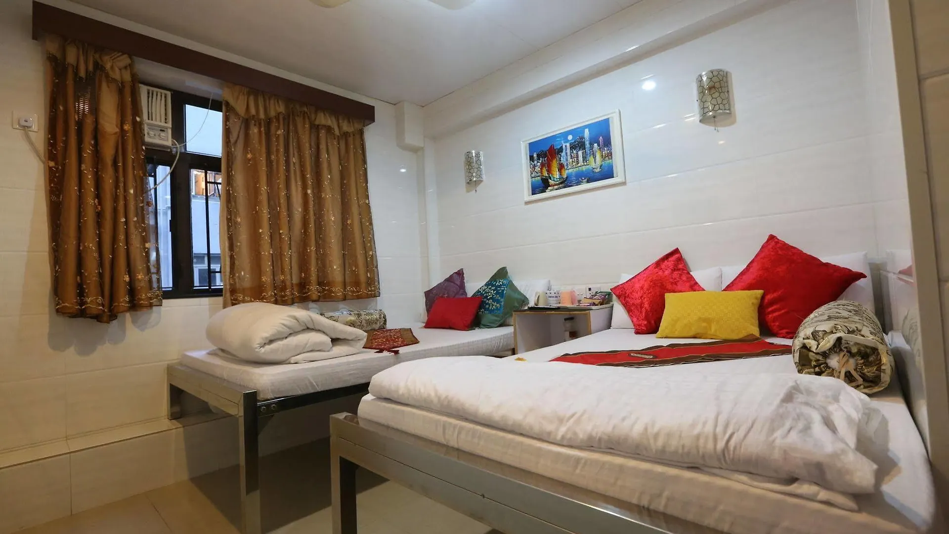 Kamal Traveller Hostel Hong Kong