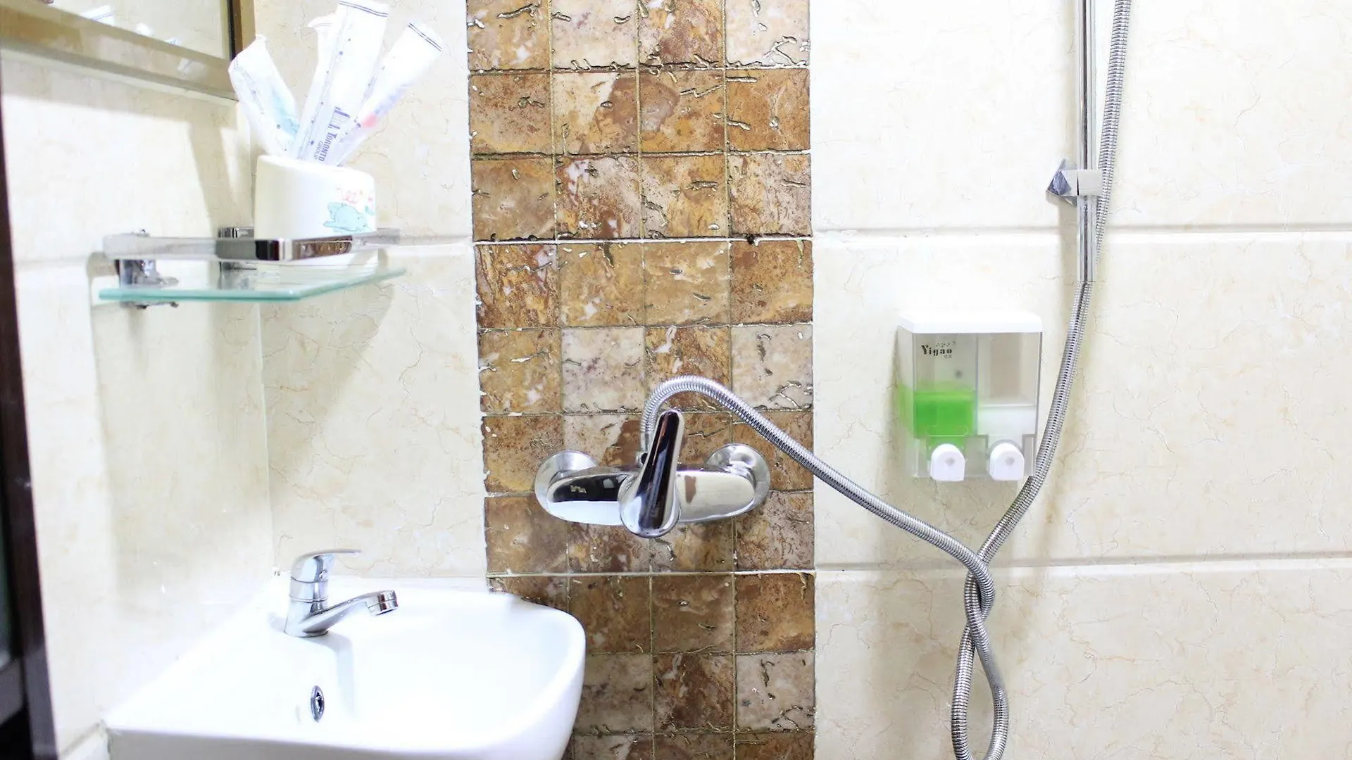 Kamal Traveller Hostel Hong Kong